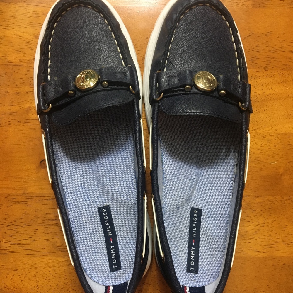 Like new Tommy Hilfiger loafers / slip-ons